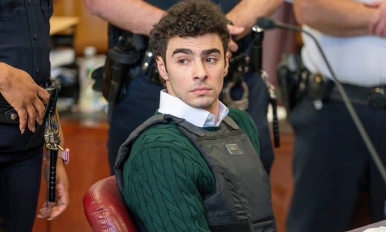 Federal prosecutors will seek the death penalty for the murderer of the accused CEO Luigi Mangione