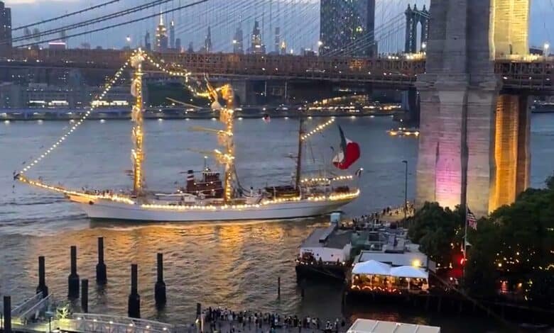 2 dead, 19 injured after the Mexican Navy sailboat crashes against the Brooklyn bridge, says the mayor