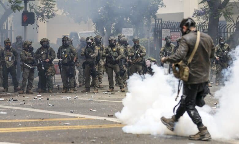 Photo: The protesters and federal agents collide after the ice raid in Paramount, USA - June 7, 2025
